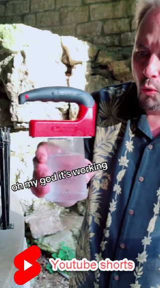 Sean Paul does an experiment with the magic water of Magnetic Spring in Eureka Springs